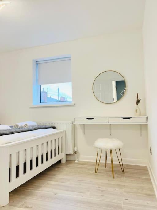 New Fully Furnished Cosy Home Balderton Bagian luar foto