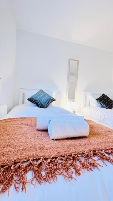 New Fully Furnished Cosy Home Balderton Bagian luar foto