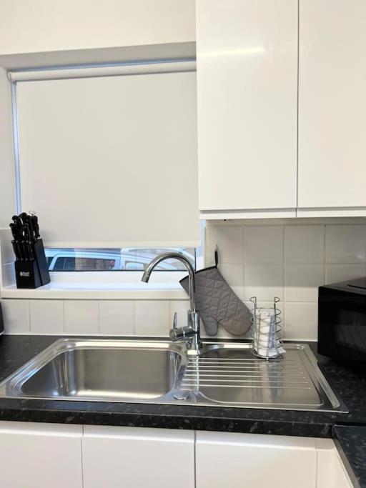 New Fully Furnished Cosy Home Balderton Bagian luar foto