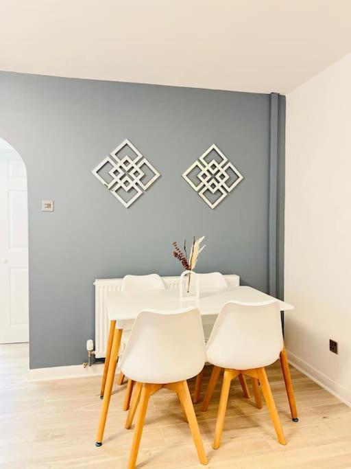 New Fully Furnished Cosy Home Balderton Bagian luar foto